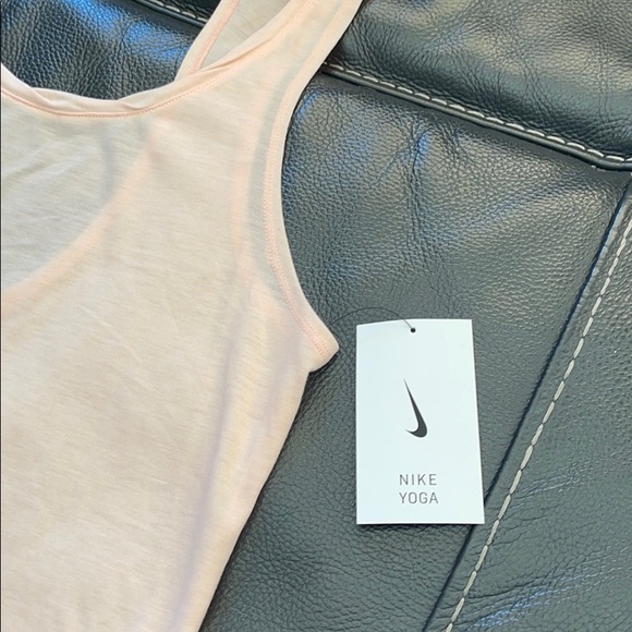 Nike top - Picture 3 of 4